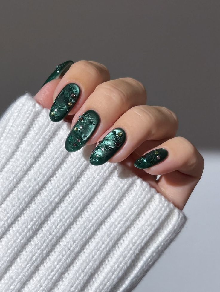 Новогодний маникюр 2026 Новогодний маникюр 2026